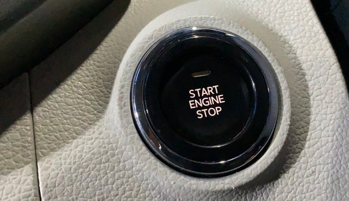 2023 Mahindra XUV300 W8 (O) 1.2 PETROL, Petrol, Manual, 27,501 km, Keyless Start/ Stop Button