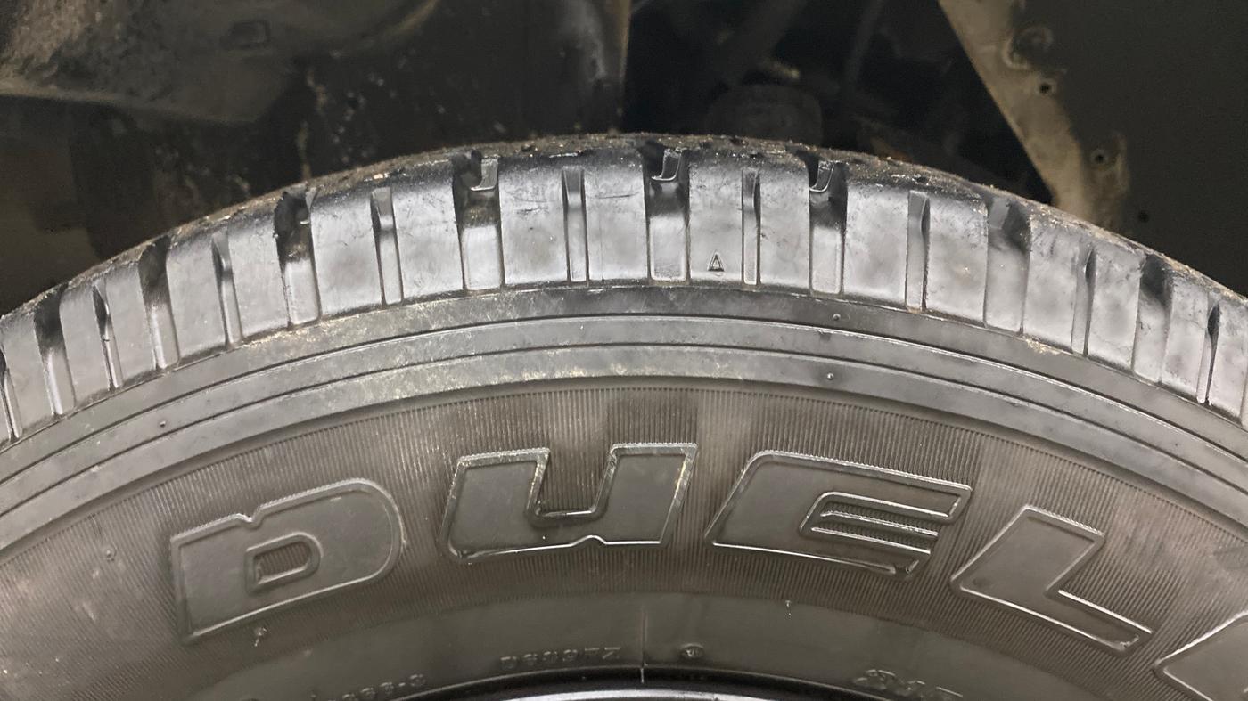 2016 Mahindra Bolero ZLX BS IV, Diesel, Manual, 98,151 km, Left Front Tyre Tread