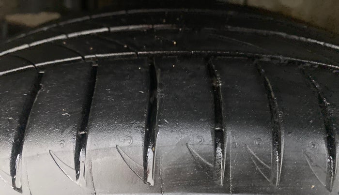 2016 Honda BR-V 1.5L I-VTEC V CVT, Petrol, Automatic, 1,14,962 km, Left Front Tyre Tread
