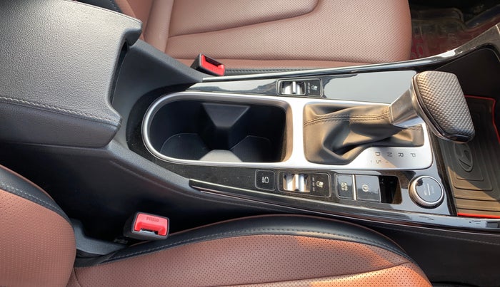 2023 Hyundai ALCAZAR 1.5 SIGNATURE (O) TURBO DCT 7, Petrol, Automatic, 29,417 km, Gear Lever