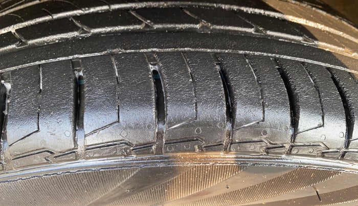 2023 Hyundai ALCAZAR 1.5 SIGNATURE (O) TURBO DCT 7, Petrol, Automatic, 29,417 km, Left Front Tyre Tread