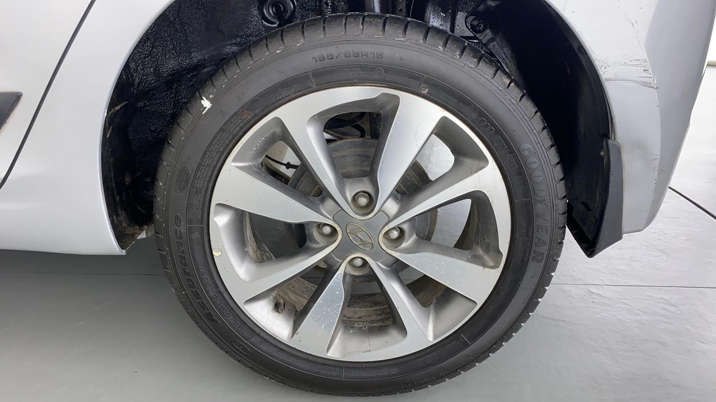 2015 Hyundai Elite i20 Sportz(O) 1.2 VTVT MT, Petrol, Manual, 30,507 km, Left Rear Wheel