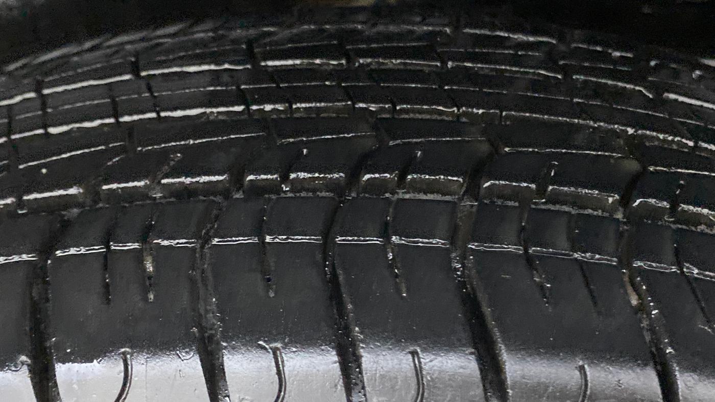 2022 Mahindra BOLERO NEO N 4, Diesel, Manual, 10,228 km, Left Rear Tyre Tread