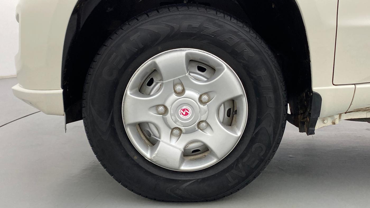 2022 Mahindra BOLERO NEO N 4, Diesel, Manual, 10,228 km, Left Front Wheel