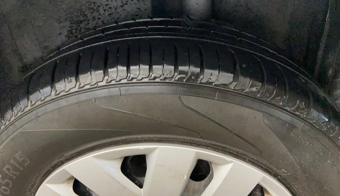2014 Volkswagen Polo COMFORTLINE 1.2L PETROL, Petrol, Manual, 42,410 km, Left Rear Tyre Tread