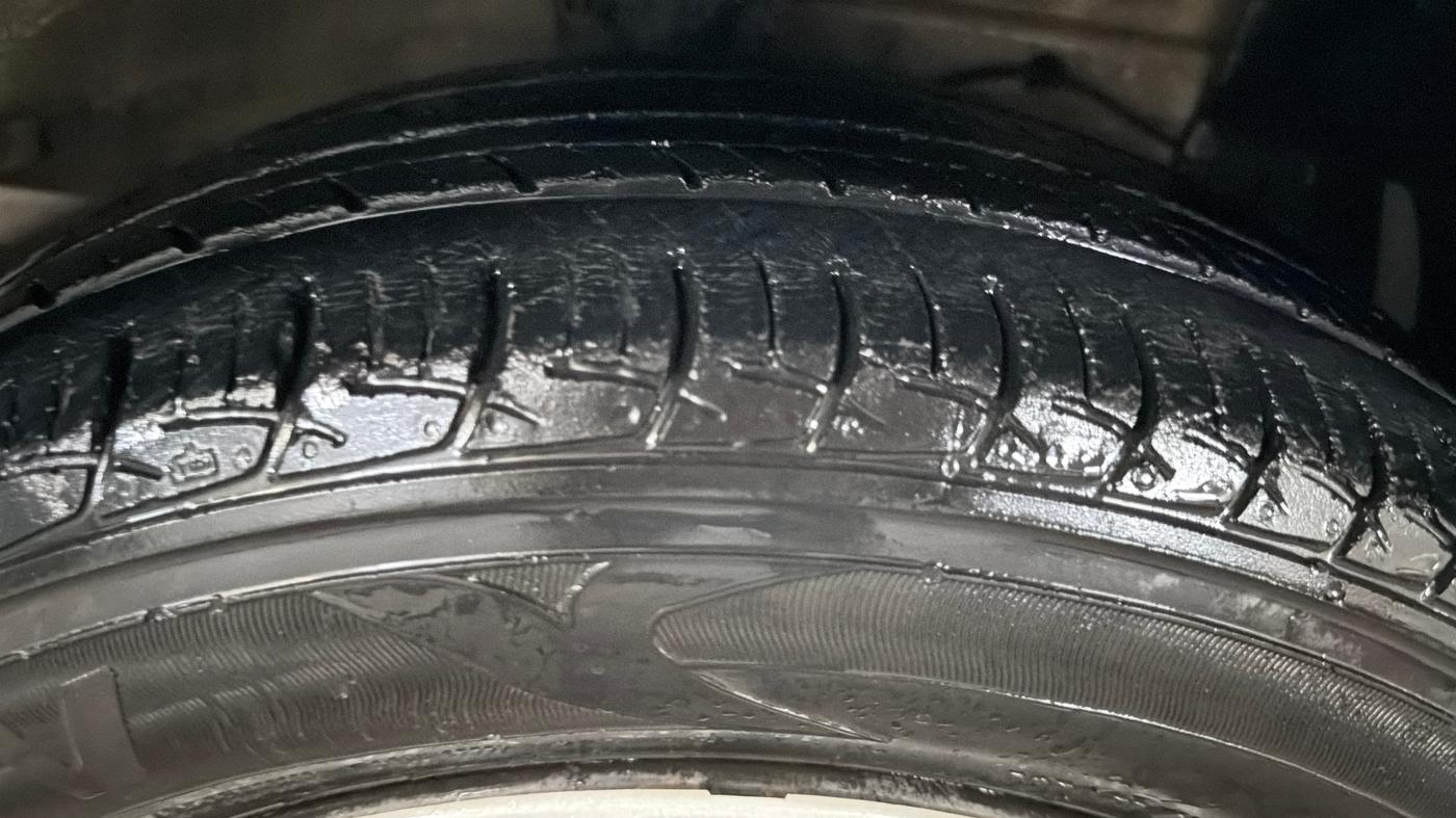 2017 Maruti Ciaz DELTA 1.4 MT PETROL, Petrol, Manual, 42,253 km, Right Front Tyre Tread