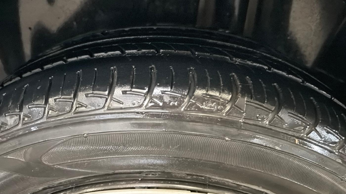 2017 Maruti Ciaz DELTA 1.4 MT PETROL, Petrol, Manual, 42,253 km, Left Rear Tyre Tread