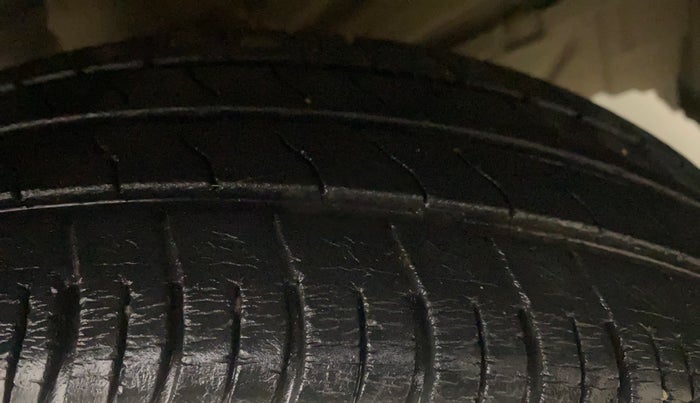 2019 Maruti S PRESSO VXI PLUS AMT, Petrol, Automatic, 49,592 km, Right Front Tyre Tread