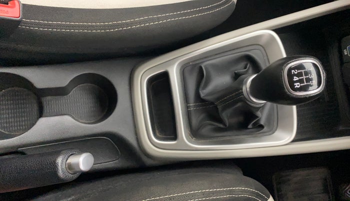 2022 Hyundai VENUE SX 1.2 PETROL, Petrol, Manual, 70,943 km, Gear Lever