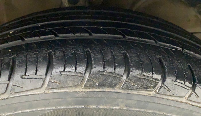 2019 Maruti Baleno DELTA PETROL 1.2, Petrol, Manual, 50,555 km, Right Front Tyre Tread
