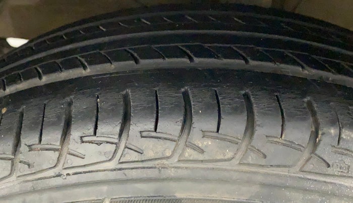 2019 Maruti Baleno DELTA PETROL 1.2, Petrol, Manual, 50,555 km, Left Front Tyre Tread