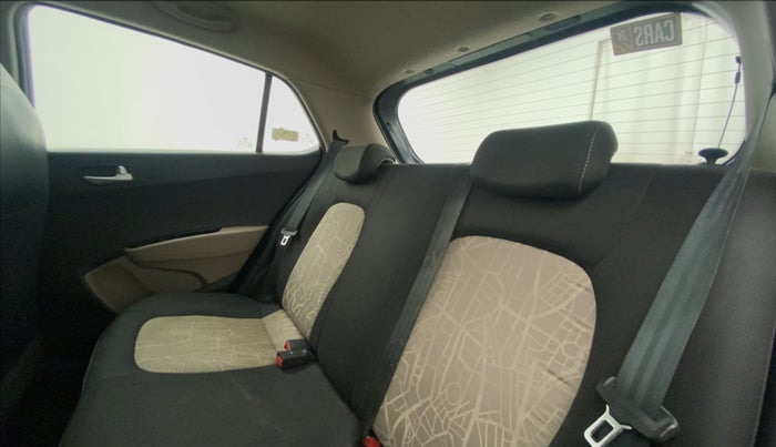 2016 Hyundai Grand i10 ASTA AT 1.2 KAPPA VTVT, Petrol, Automatic, 26,004 km, Right Side Rear Door Cabin