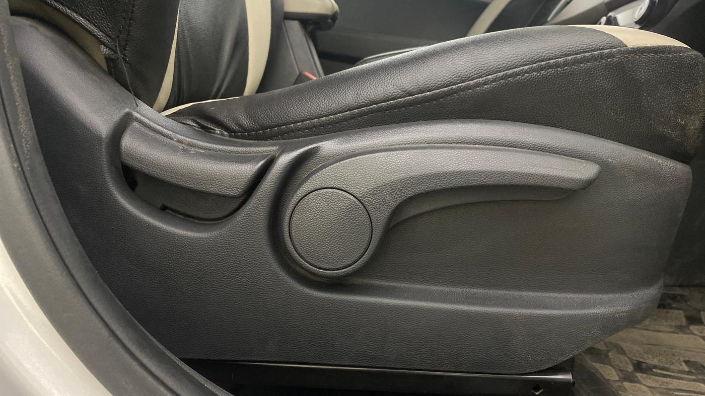 2018 Hyundai Creta SX PLUS AT 1.6 PETROL, Petrol, Automatic, 60,858 km, Driver Side Adjustment Panel