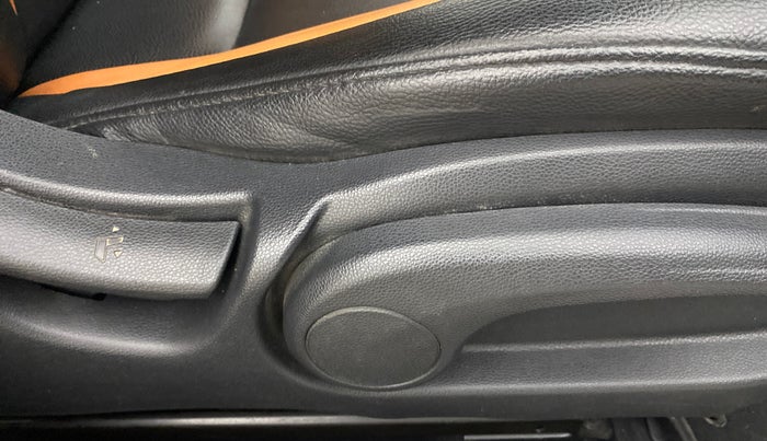 2017 Hyundai i20 Active 1.2 SX, Petrol, Manual, 45,006 km, Driver Side Adjustment Panel