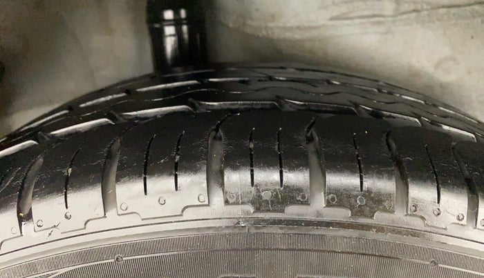 2017 Honda WR-V 1.2 i-VTEC VX MT, Petrol, Manual, 69,772 km, Right Rear Tyre Tread