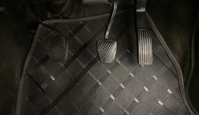 2017 Honda WR-V 1.2 i-VTEC VX MT, Petrol, Manual, 69,772 km, Pedals