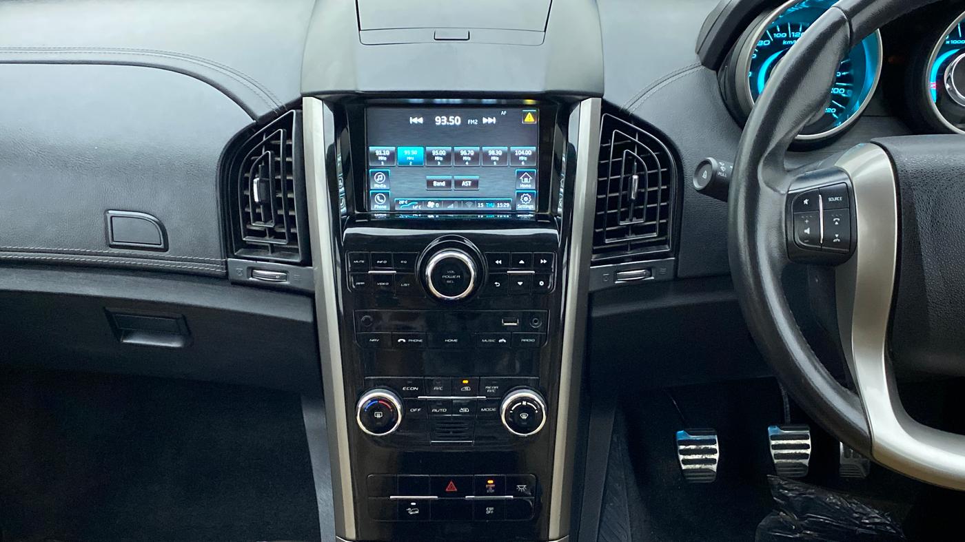2020 Mahindra XUV500 W11, Diesel, Manual, 80,086 km, Air Conditioner
