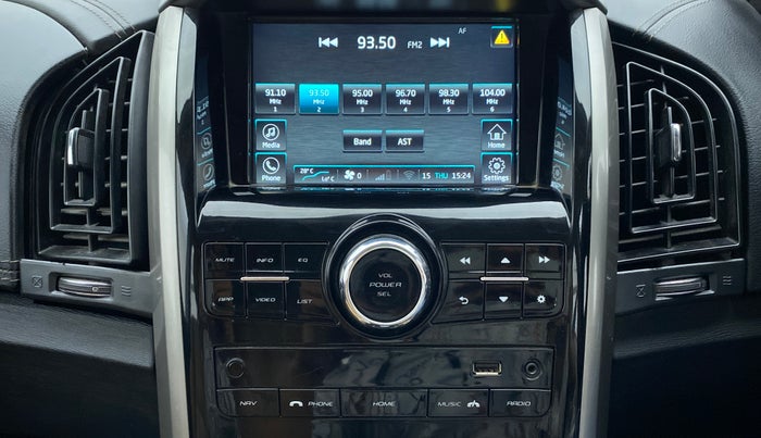 2020 Mahindra XUV500 W11, Diesel, Manual, 80,086 km, Infotainment System