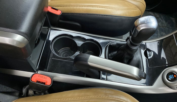 2020 Mahindra XUV500 W11, Diesel, Manual, 80,086 km, Gear Lever