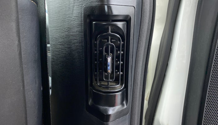2020 Mahindra XUV500 W11, Diesel, Manual, 80,086 km, Rear AC Vents