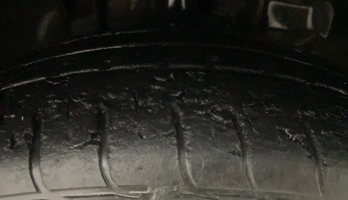 2020 Tata Tiago XZ PLUS PETROL, Petrol, Manual, 29,819 km, Right Front Tyre Tread
