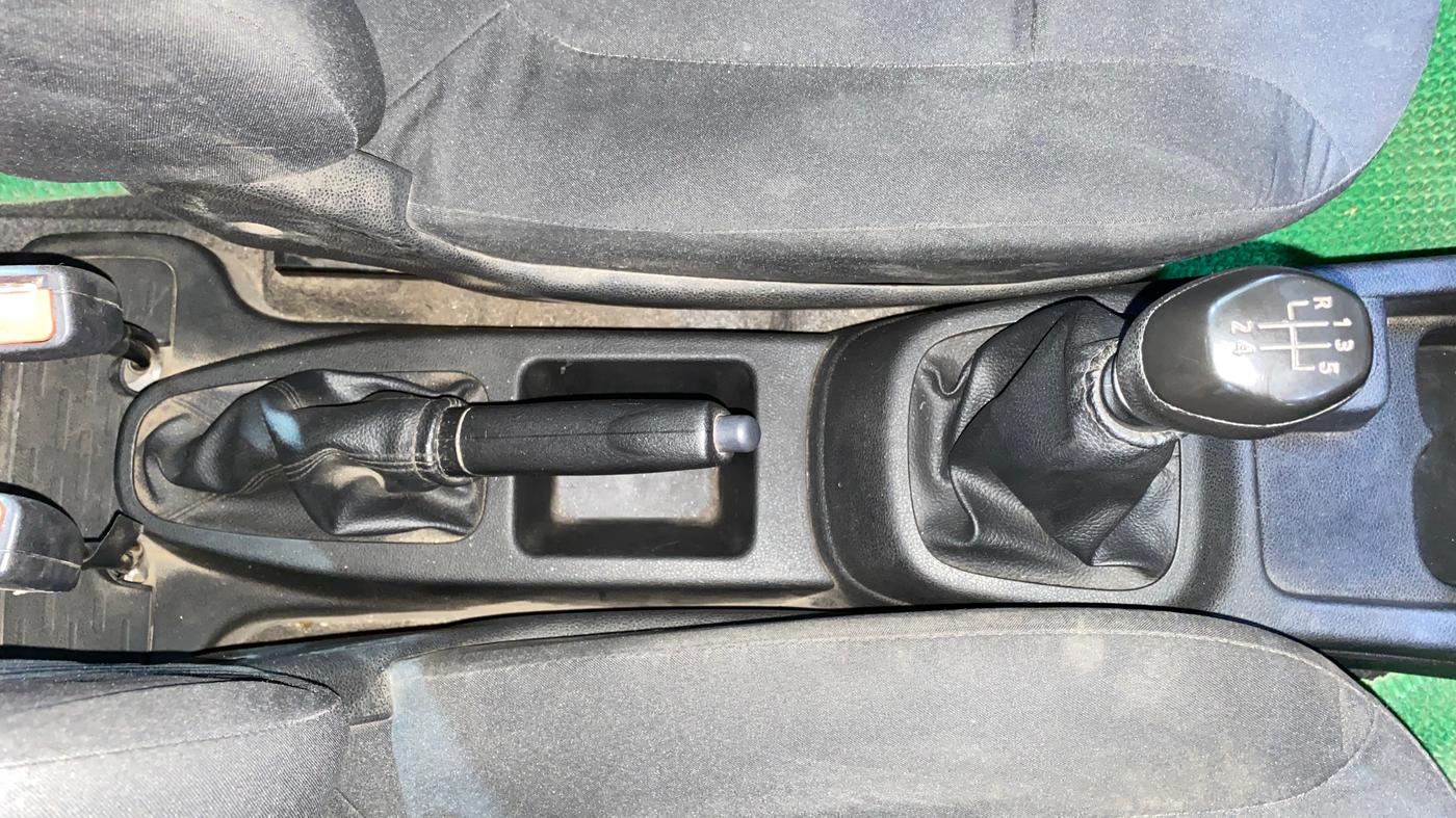 2019 Renault Kwid RXL, Petrol, Manual, 74,668 km, Gear Lever