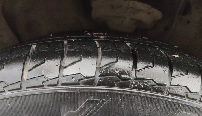 2017 Hyundai Creta SX PLUS AT 1.6 PETROL, Petrol, Automatic, 54,350 km, Left Front Tyre Tread