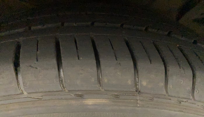 2018 Hyundai Creta SX AT 1.6 PETROL, Petrol, Automatic, 31,942 km, Right Front Tyre Tread