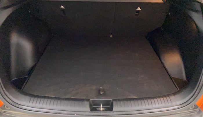 2018 Hyundai Creta SX AT 1.6 PETROL, Petrol, Automatic, 31,942 km, Boot Inside