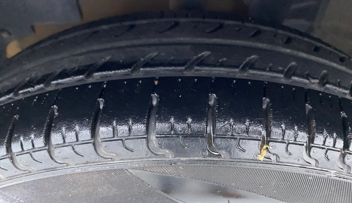 2016 Datsun Redi Go T (O), Petrol, Manual, 50,543 km, Left Front Tyre Tread