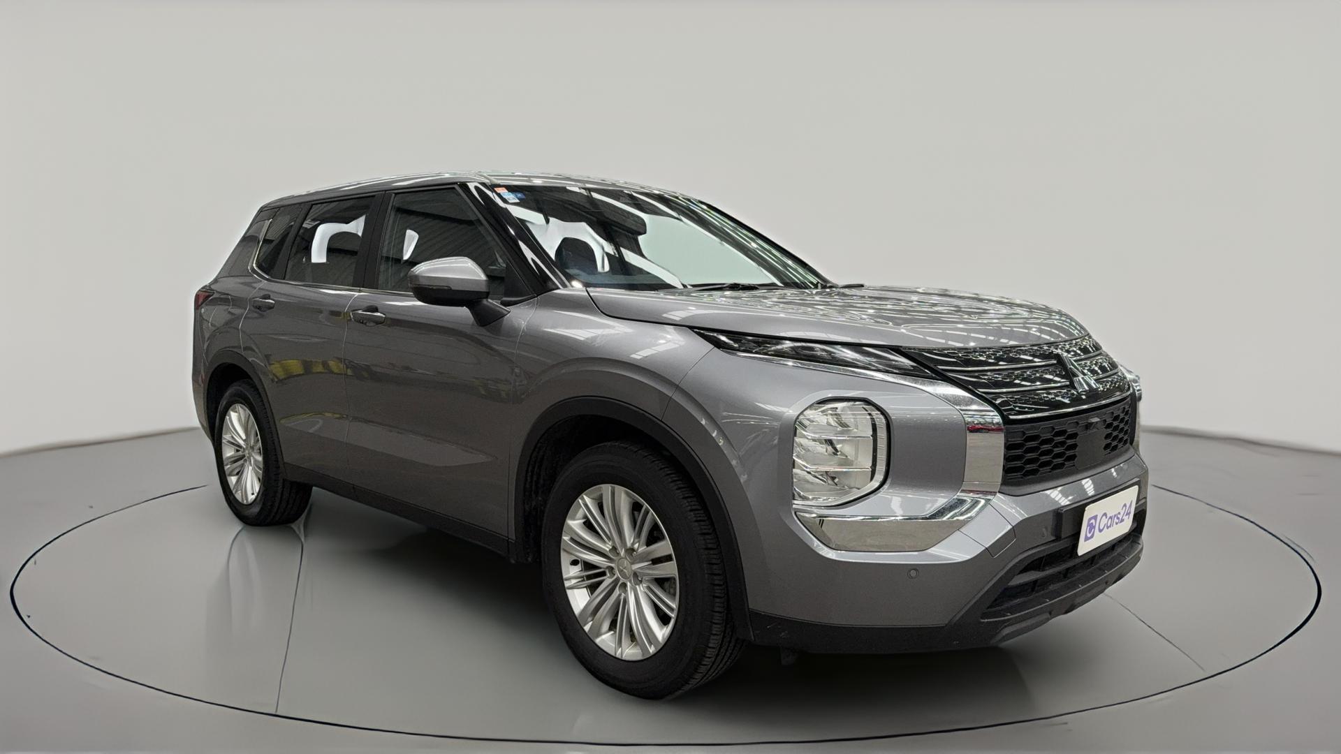 Mitsubishi Outlander image