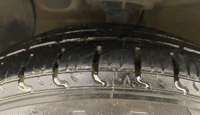 2015 Hyundai Xcent S 1.2, Petrol, Manual, 55,940 km, Left Front Tyre Tread