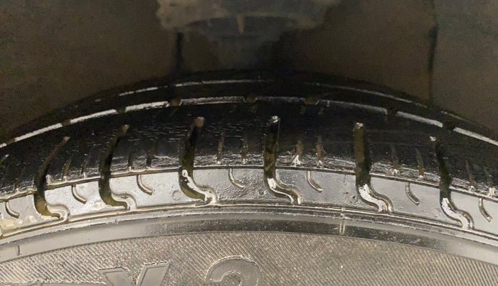 2015 Hyundai Xcent S 1.2, Petrol, Manual, 55,940 km, Right Front Tyre Tread