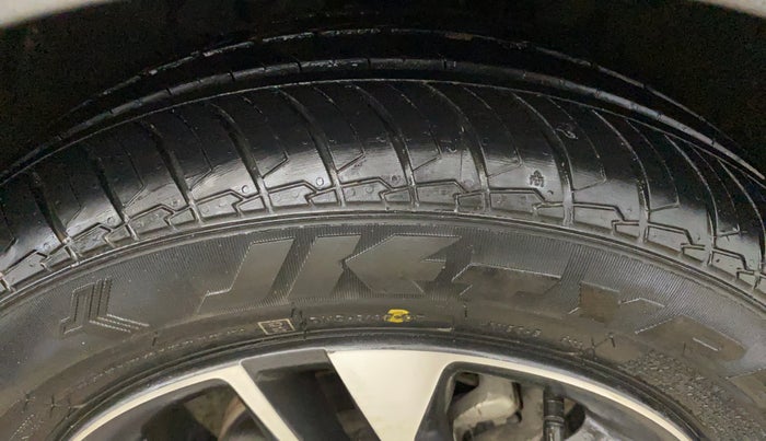 2023 Tata TIGOR XZA PLUS PETROL, Petrol, Automatic, 32,863 km, Right Front Tyre Tread