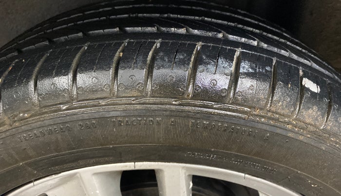 2018 Skoda Rapid STYLE 1.6 MPI AT, Petrol, Automatic, 68,232 km, Left Rear Tyre Tread