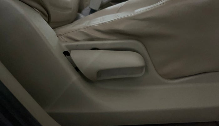 2016 Maruti Swift Dzire VXI, Petrol, Manual, 67,247 km, Driver Side Adjustment Panel