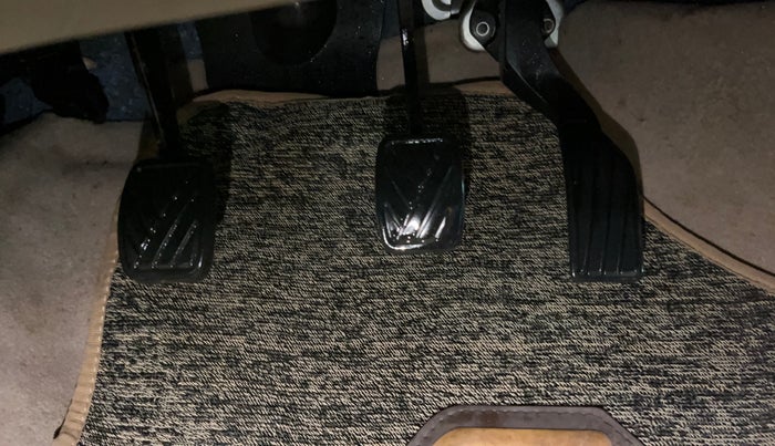 2016 Maruti Swift Dzire VXI, Petrol, Manual, 67,247 km, Pedals