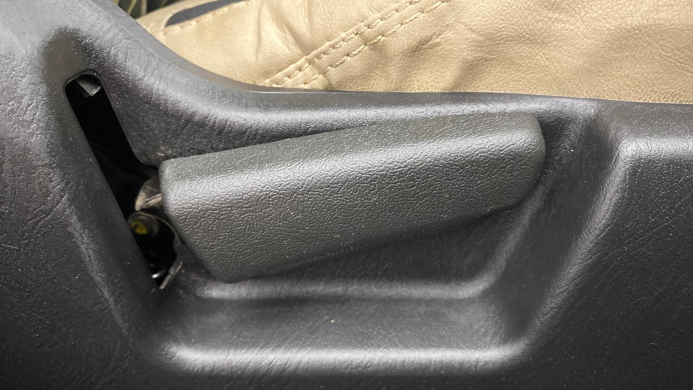 2022 Maruti Alto LXI OPT CNG, CNG, Manual, 8,502 km, Driver Side Adjustment Panel