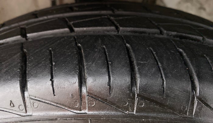 2022 Maruti Alto LXI OPT CNG, CNG, Manual, 8,502 km, Right Front Tyre Tread