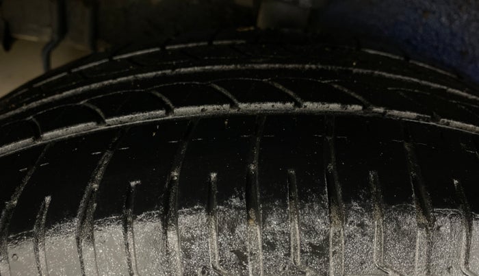 2015 Tata Zest XE PETROL, Petrol, Manual, 90,782 km, Right Rear Tyre Tread