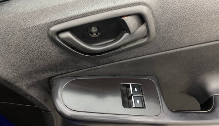 2015 Tata Zest XE PETROL, Petrol, Manual, 90,782 km, Driver Side Door Panels Control