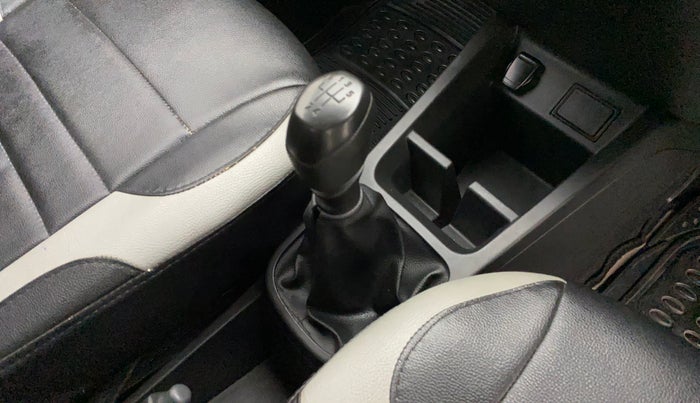 2021 Renault Kwid RXL, Petrol, Manual, 12,041 km, Gear lever - Boot cover slightly torn