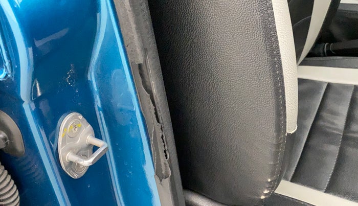 2021 Renault Kwid RXL, Petrol, Manual, 12,041 km, Driver-side door - Beading has minor damage
