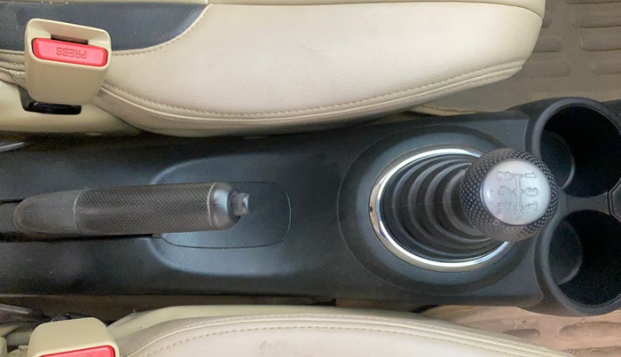 2015 Honda Amaze 1.2L I-VTEC VX, Petrol, Manual, 62,735 km, Gear Lever
