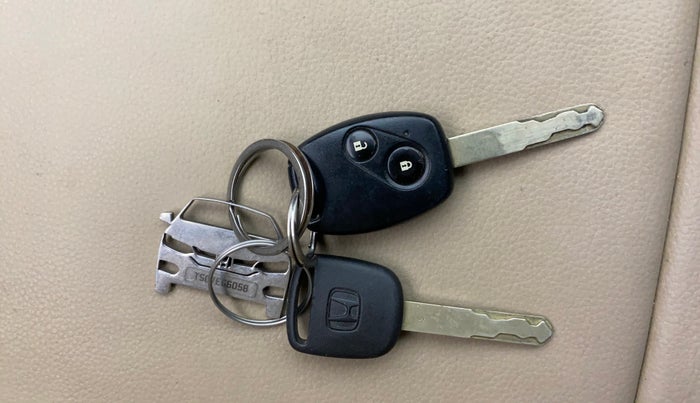 2015 Honda Amaze 1.2L I-VTEC VX, Petrol, Manual, 62,735 km, Key Close Up