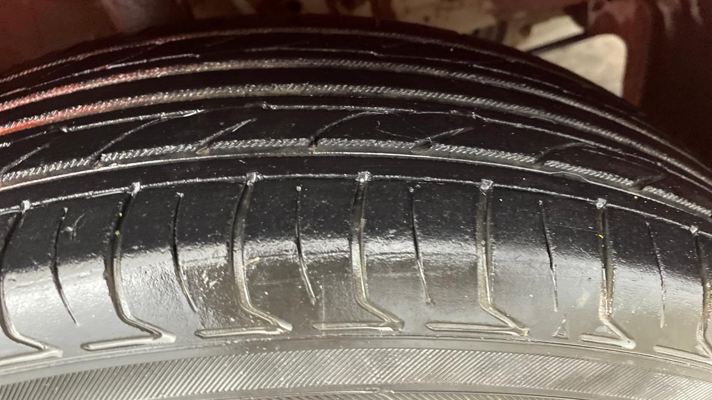 2020 Maruti Swift LXI, Petrol, Manual, 53,902 km, Right Front Tyre Tread