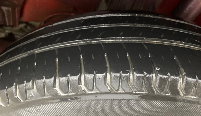 2020 Maruti Swift LXI, Petrol, Manual, 53,902 km, Left Rear Tyre Tread