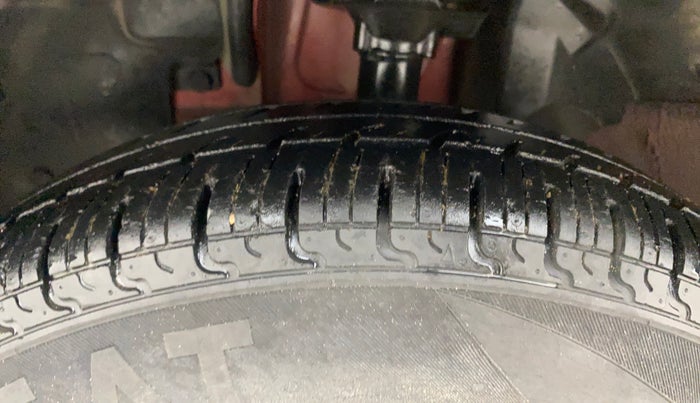 2016 Renault Kwid RXL, Petrol, Manual, 47,662 km, Left Front Tyre Tread