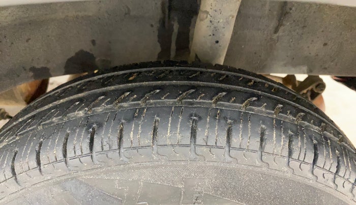 2016 Renault Kwid RXL, Petrol, Manual, 47,662 km, Left Rear Tyre Tread