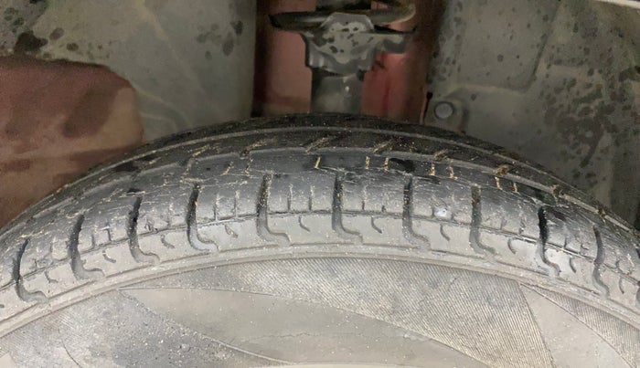 2016 Renault Kwid RXL, Petrol, Manual, 47,662 km, Right Front Tyre Tread
